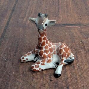 Little Critterz "Aerial Giraffe Calf Hand Painted Porcelain Figurine